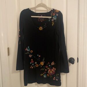 Johnny Was JW Los Angeles Floral V-Neck Embroidered Shirt Tunic Medium M